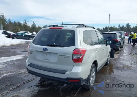 2015 Subaru Forester 2.5I Premium z USA, uszkodzony, nr VIN JF2SJADCXFH543612